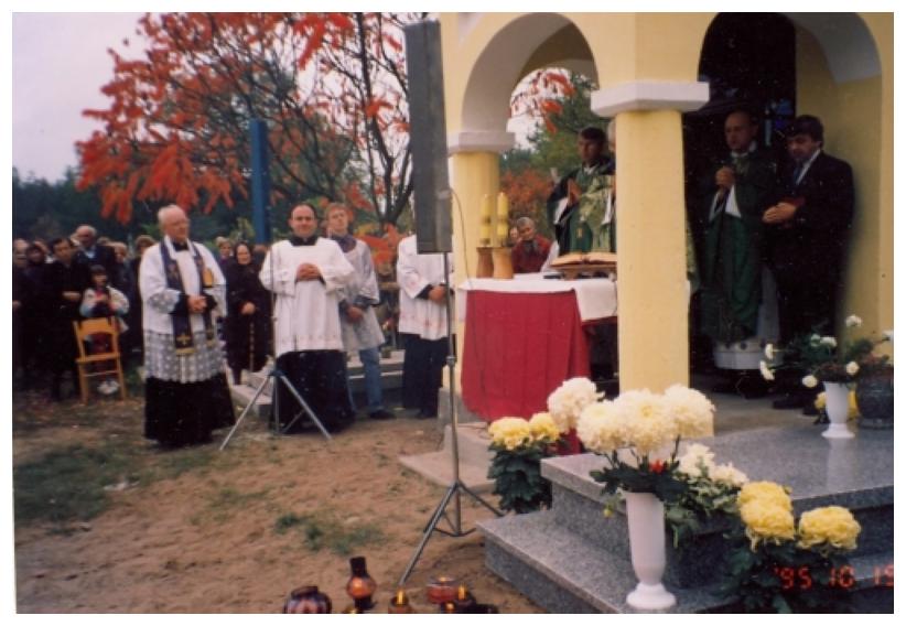 Powicenie pomnika na grobie ks. Gaca 1995r.